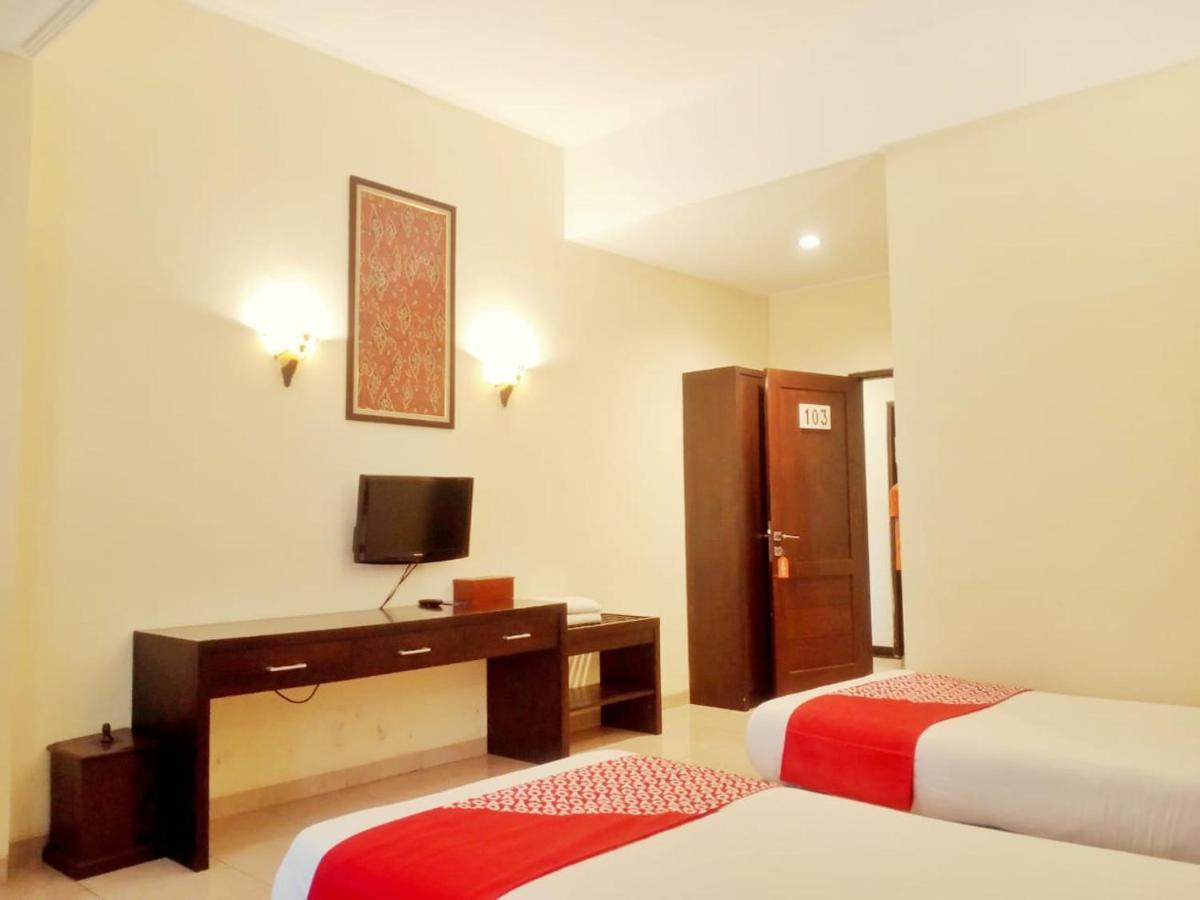 Oyo 90102 Edotel Hotel By Dbest Hospitality Бандунг Экстерьер фото
