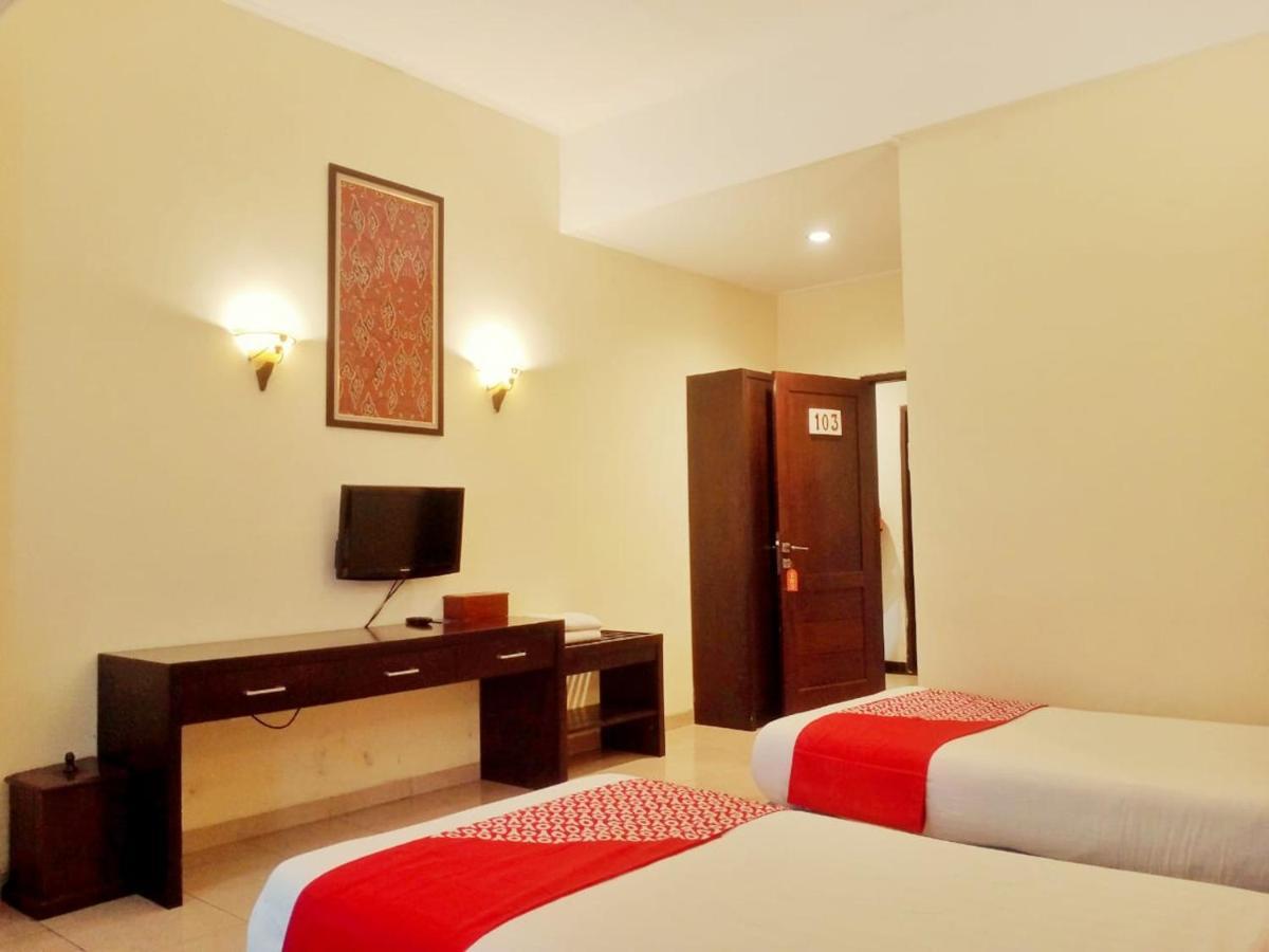 Oyo 90102 Edotel Hotel By Dbest Hospitality Бандунг Экстерьер фото